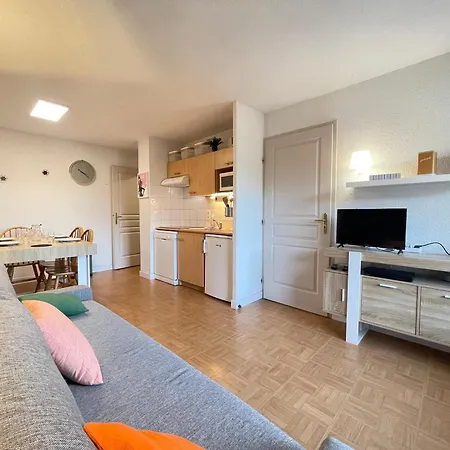 6 Pers. Avec Piscine Aux Pieds Des Pistes - Fr-1-505-218 Apartment